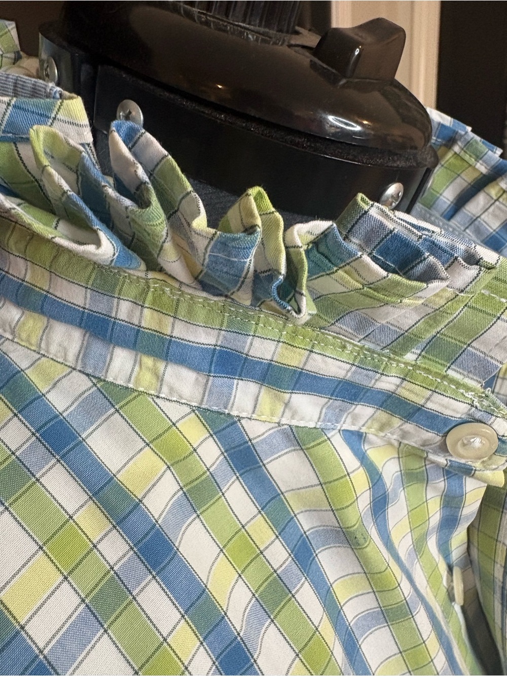 Ladies Ruffle Collar blouse - Picture 7 of 7